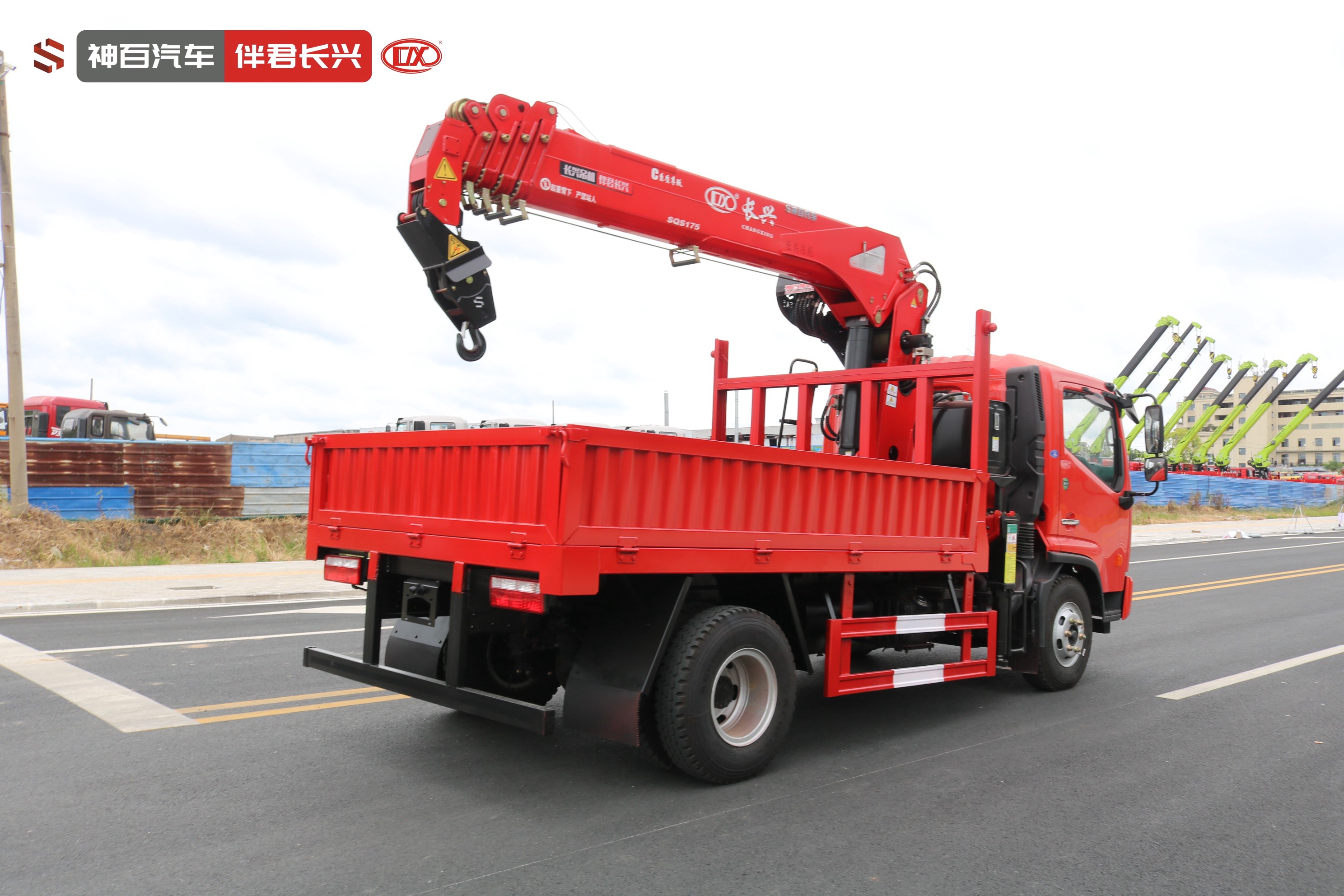 长兴SQS175-5（7吨）东风多利卡高空作业车（随车吊） 产品实拍