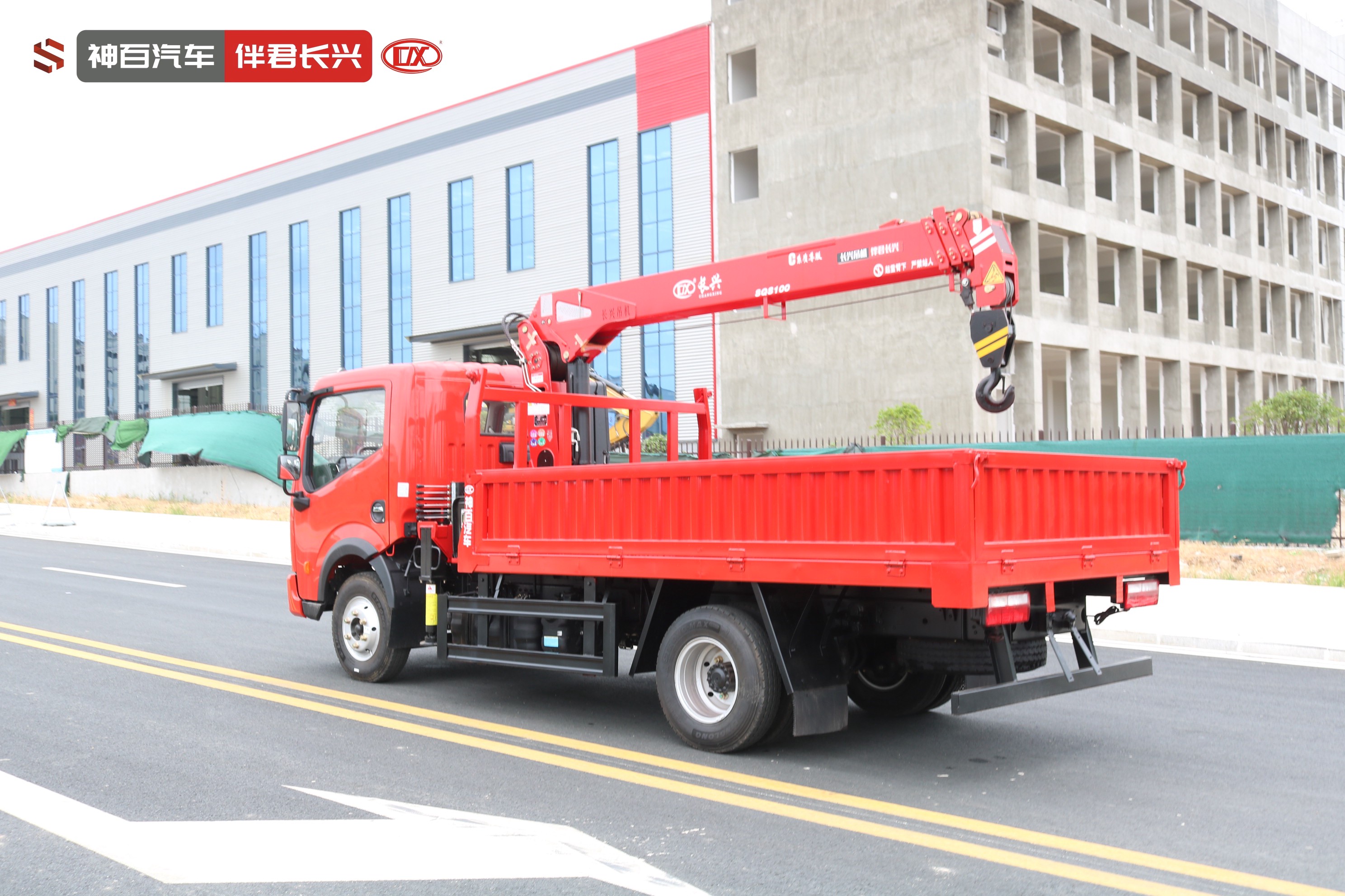 长兴SQS100-4（4吨）东风多利卡高空作业车（随车吊） 产品实拍