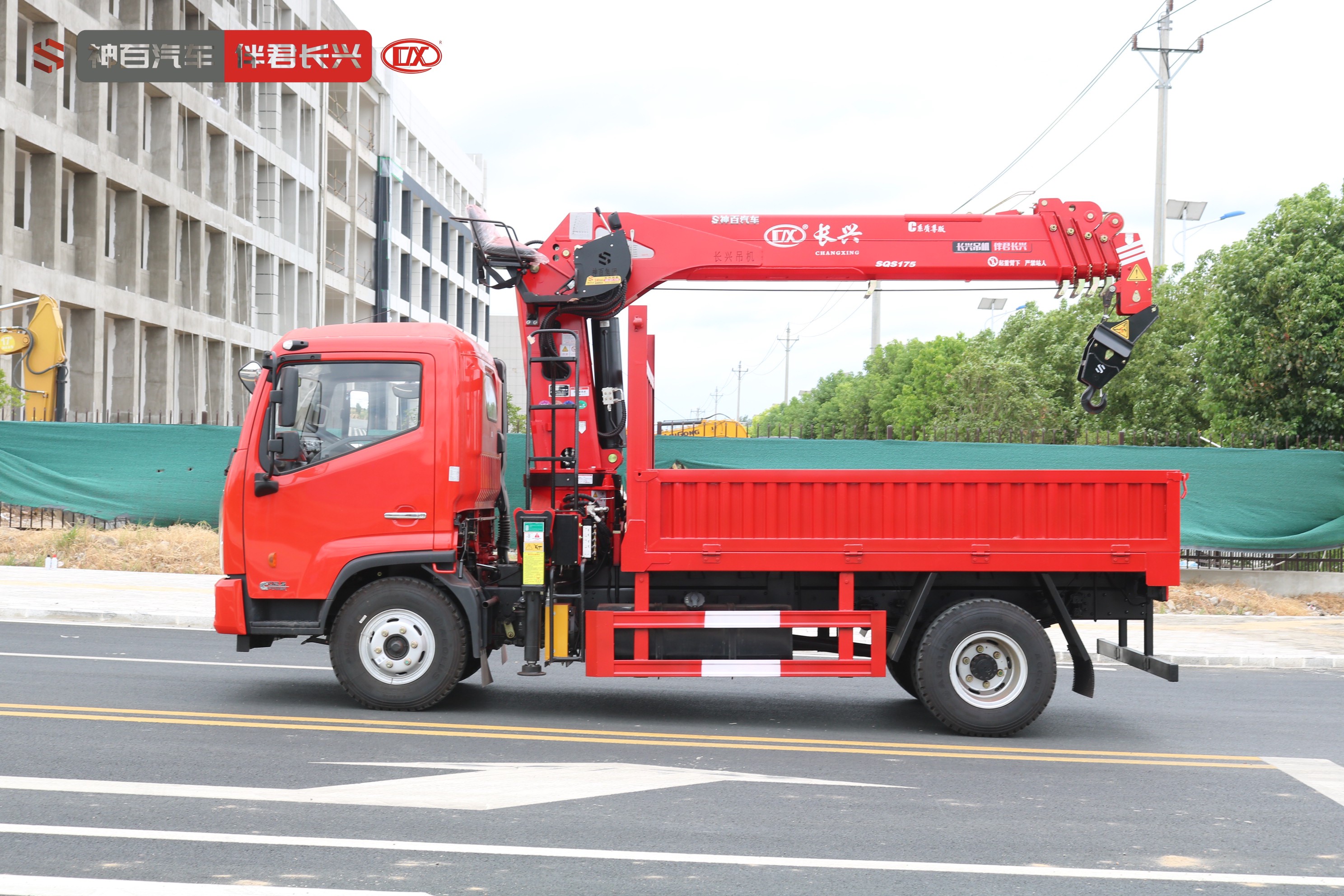 长兴SQS175-5（7吨）东风多利卡高空作业车（随车吊） 产品实拍