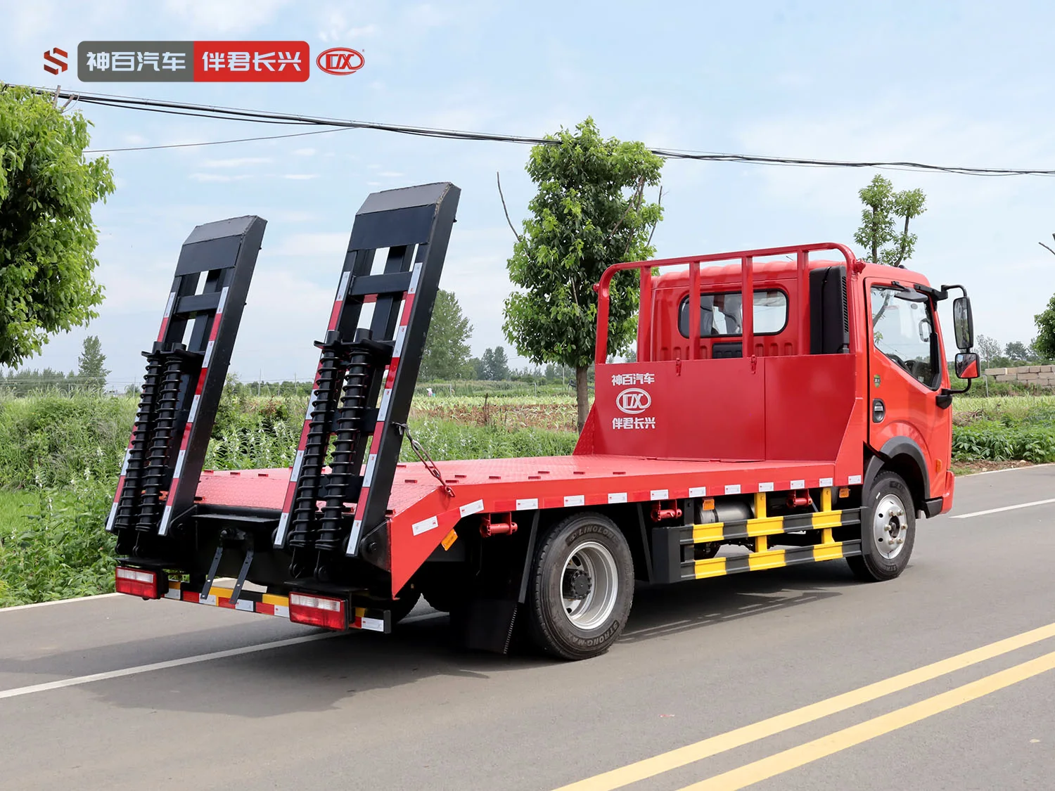 东风多利卡D6蓝牌平板运输车 产品实拍